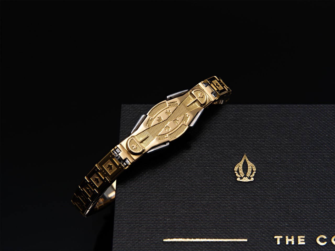 The Bracelet That Comes Alive - Image 3