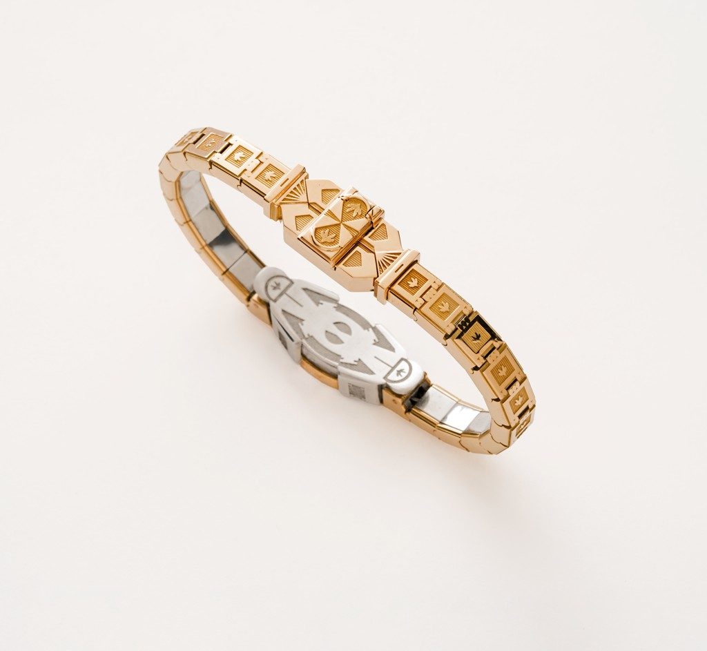 The Bracelet That Comes Alive